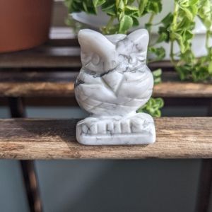 Howlite owl